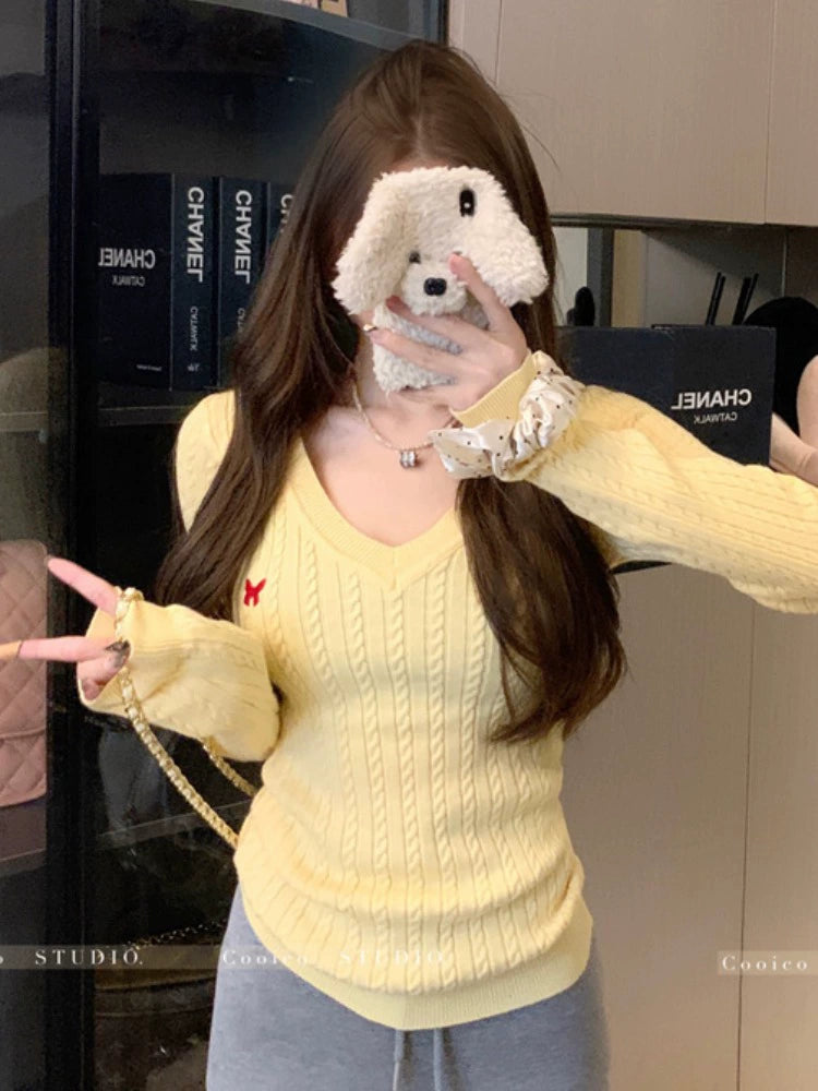 Women's V-Neck Fall Winter Slim-Fit Office Long Sleeve Korean-Style Workwear Sweater Knit Pullover Top for Casual Outfits Spring Travel