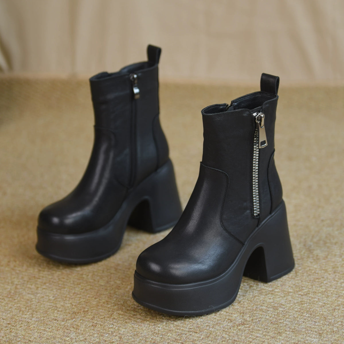Black (fleece lining) / EU 34