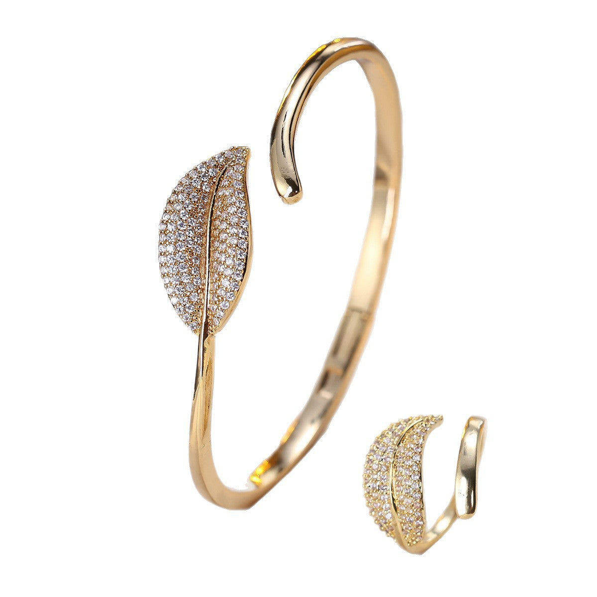 Cuff bracelet by Yoshan, detail view 7