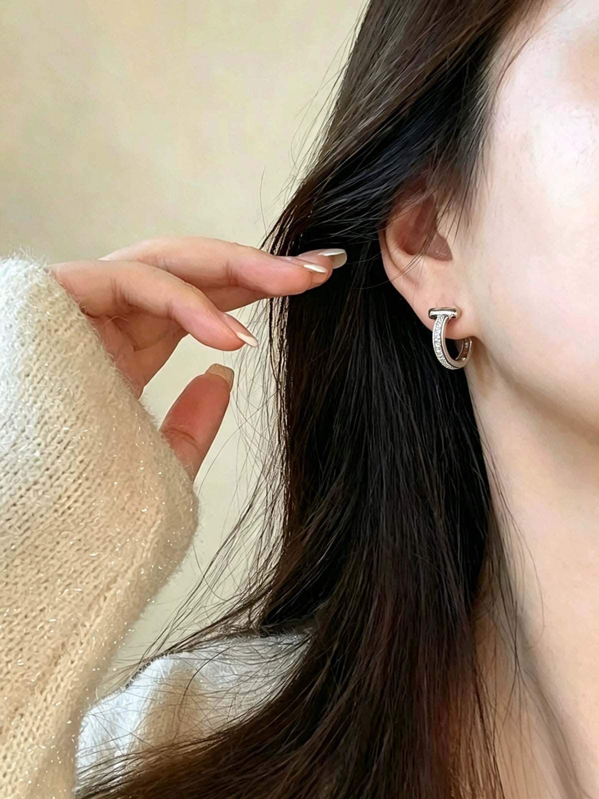Crystal drop earrings by Yoshan, detail view 4
