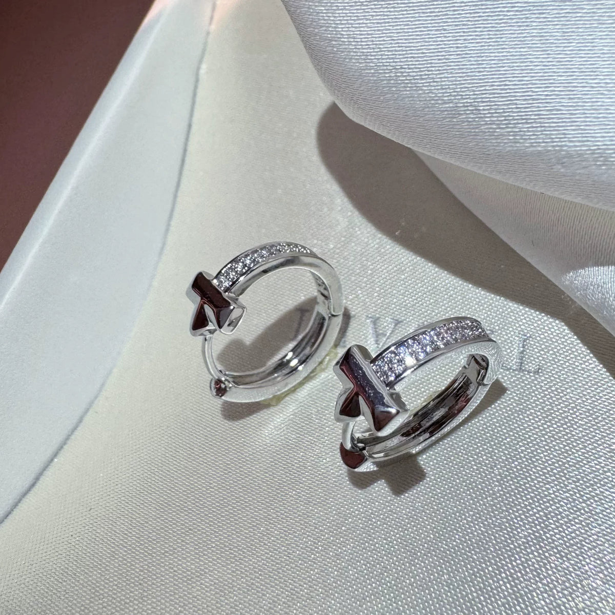 Crystal drop earrings by Yoshan, detail view 8