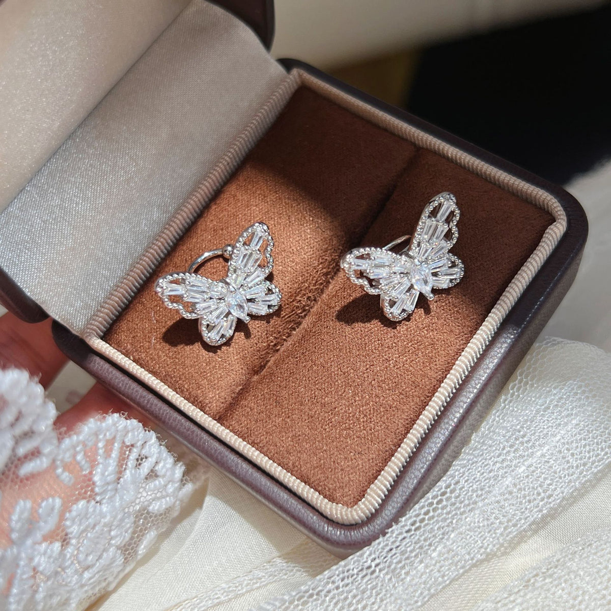 Stud earrings by Yoshan, detail view 4