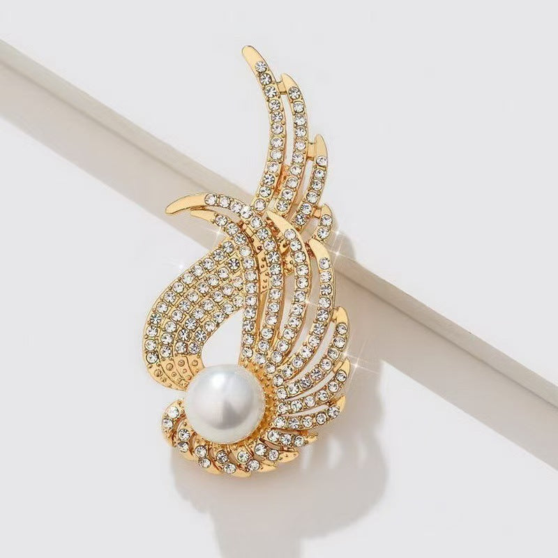 Faux pearl jewelry set by Yoshan, detail view 5
