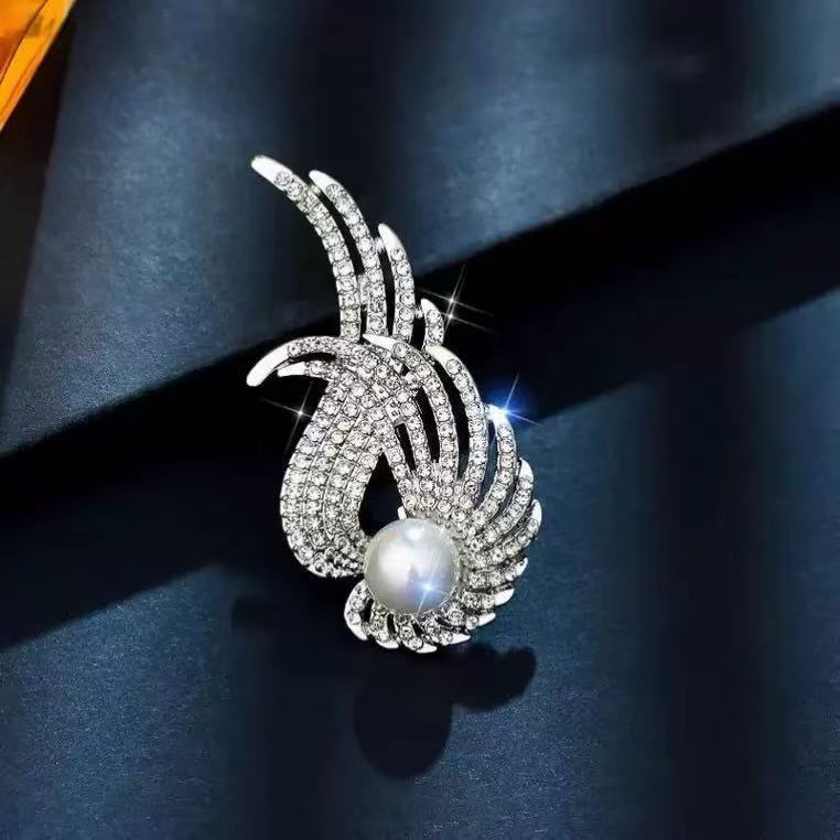 Silver faux pearl jewelry set by Yoshan