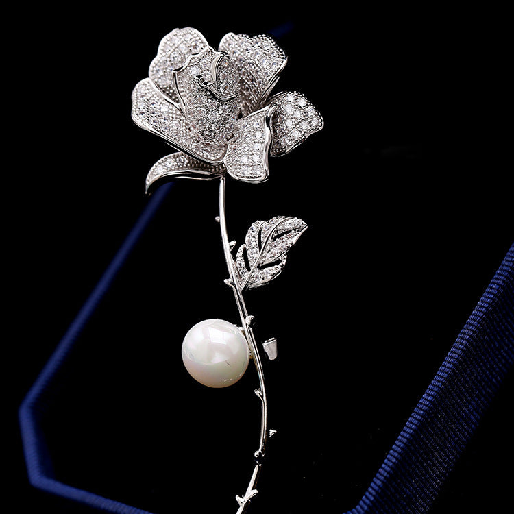 Cubic zirconia floral jewelry set by Yoshan, detail view 2
