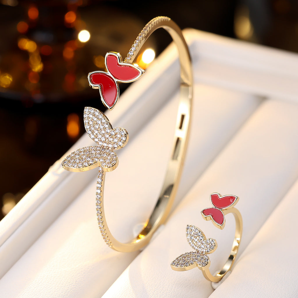 Cuff bracelet by Yoshan, detail view 11