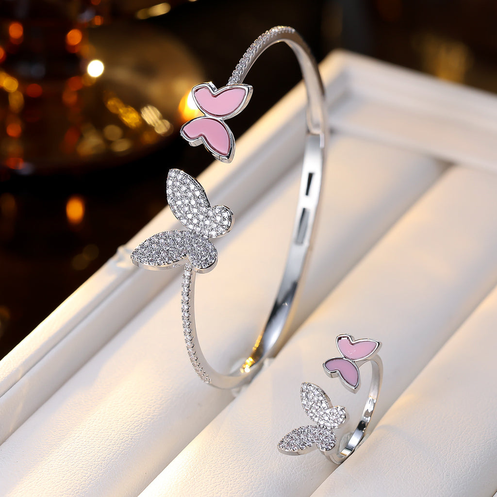 Cuff bracelet by Yoshan, detail view 12