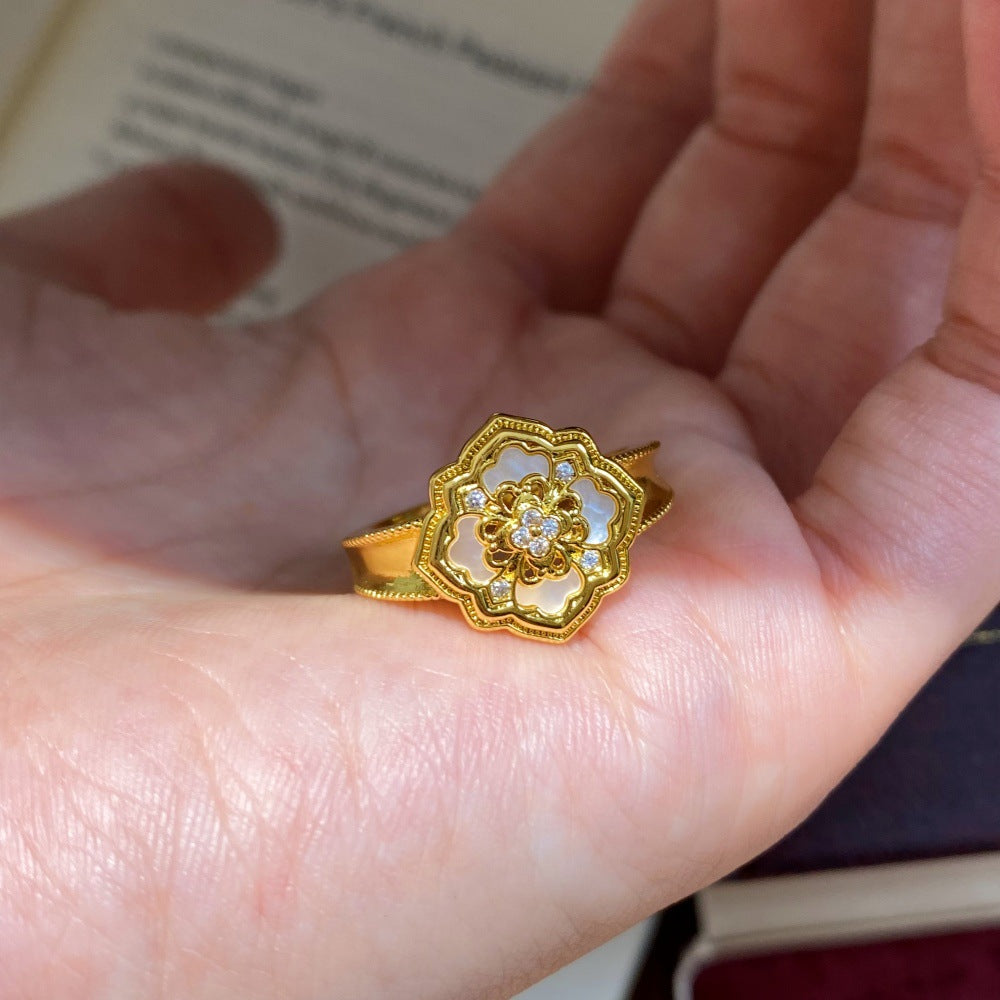 Retro ring by Yoshan, detail view 4