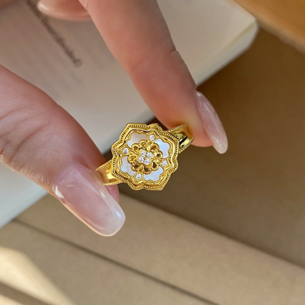 Retro ring by Yoshan