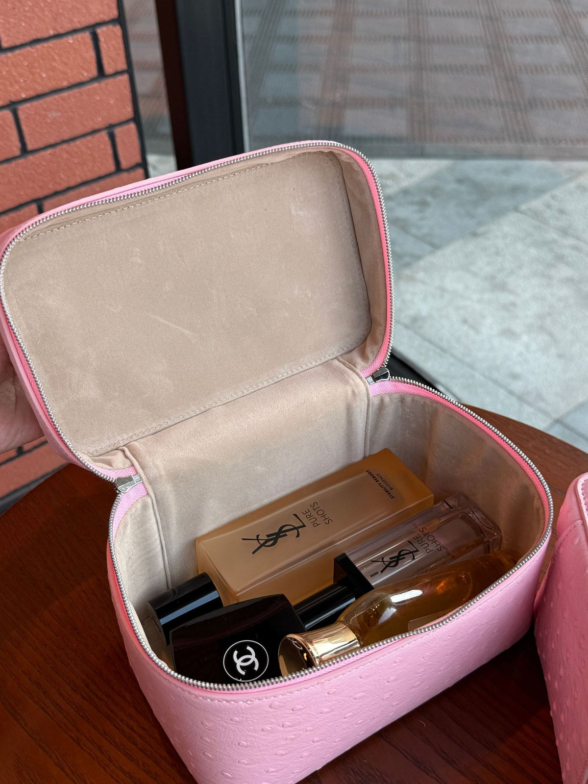 Leather Closed Toe Makeup Bag Travel Cosmetic Pouch Gift Everyday Toiletry Rolling Train Case