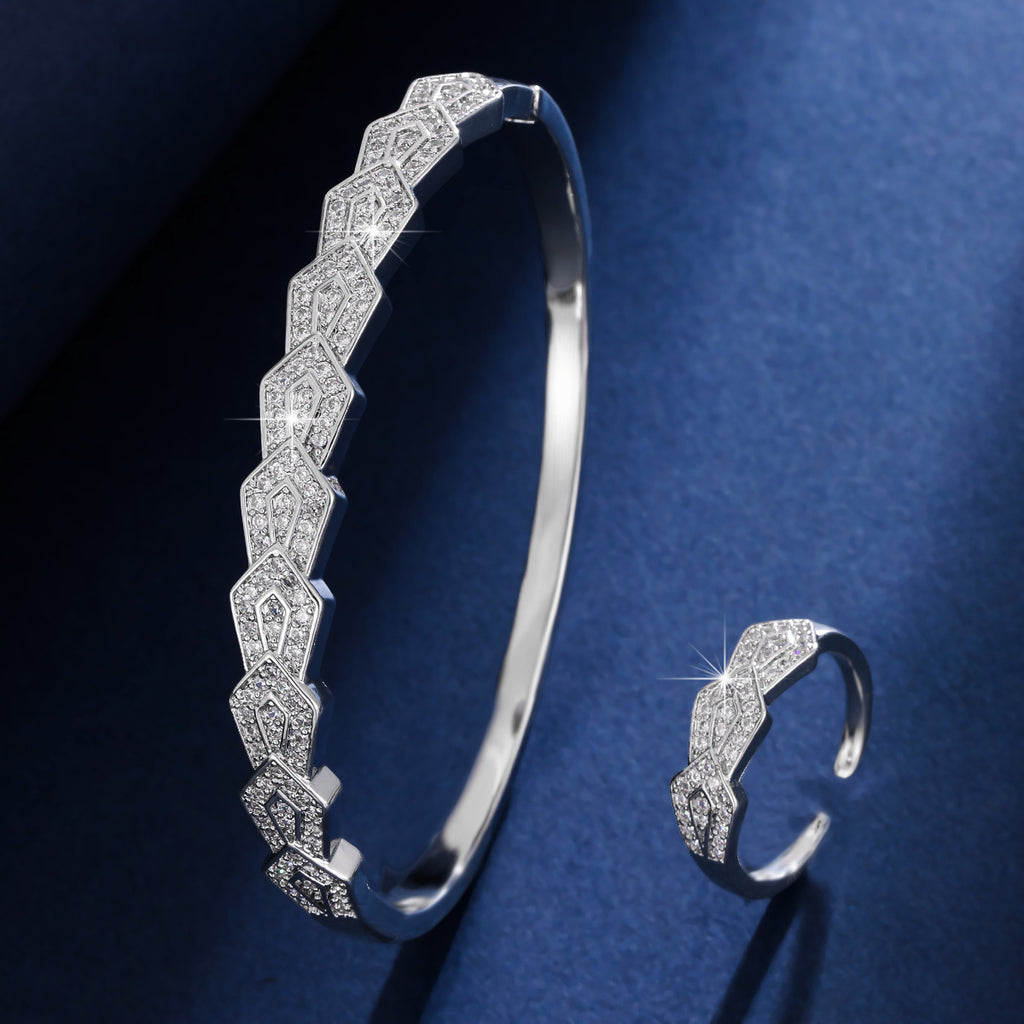 Retro cuff bracelet by Yoshan, detail view 7