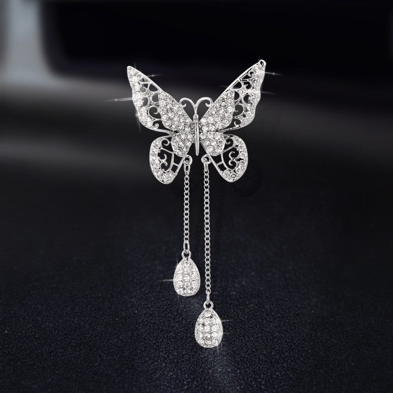 Tassel jewelry set by Yoshan, detail view 3