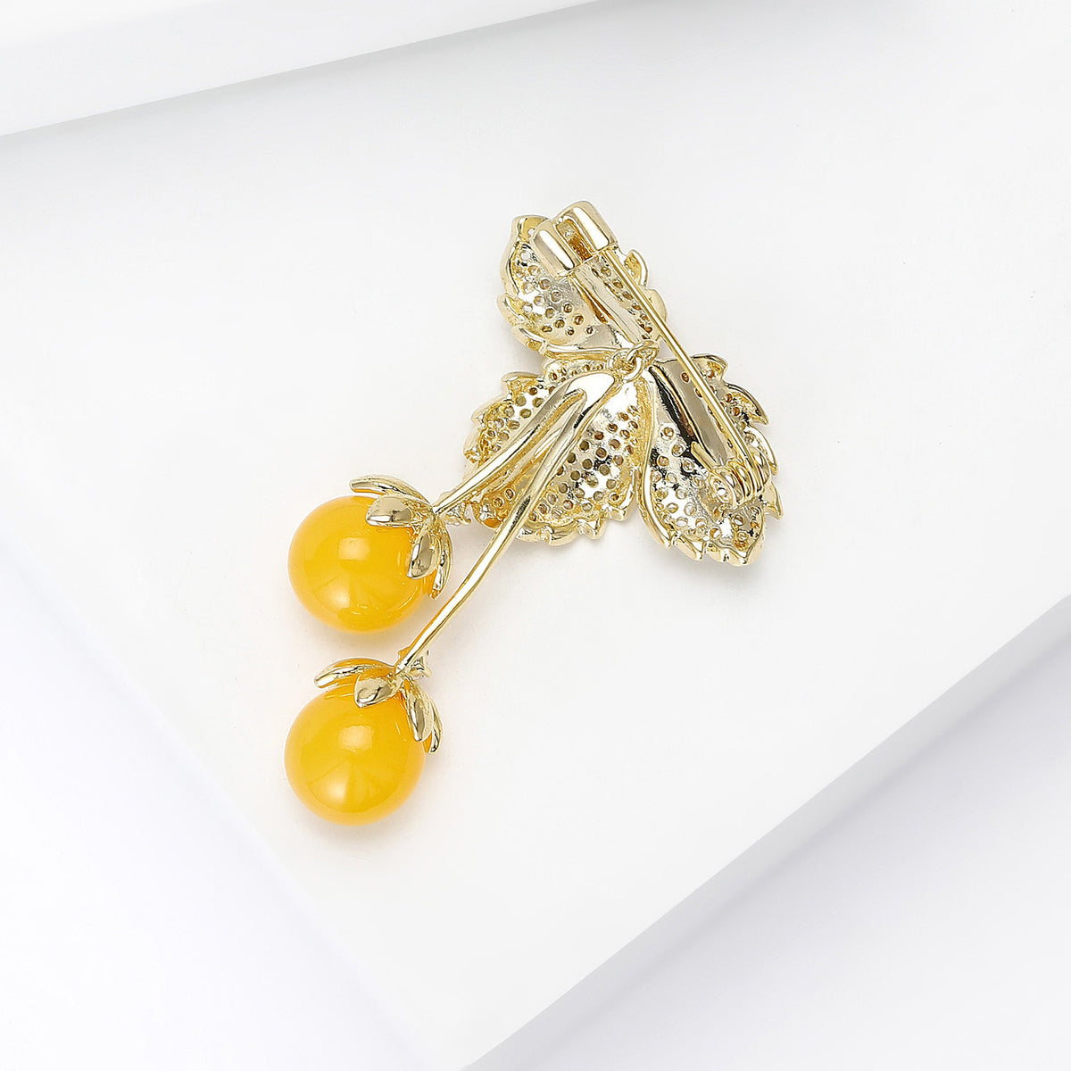 Cubic zirconia jewelry set by Yoshan, detail view 5
