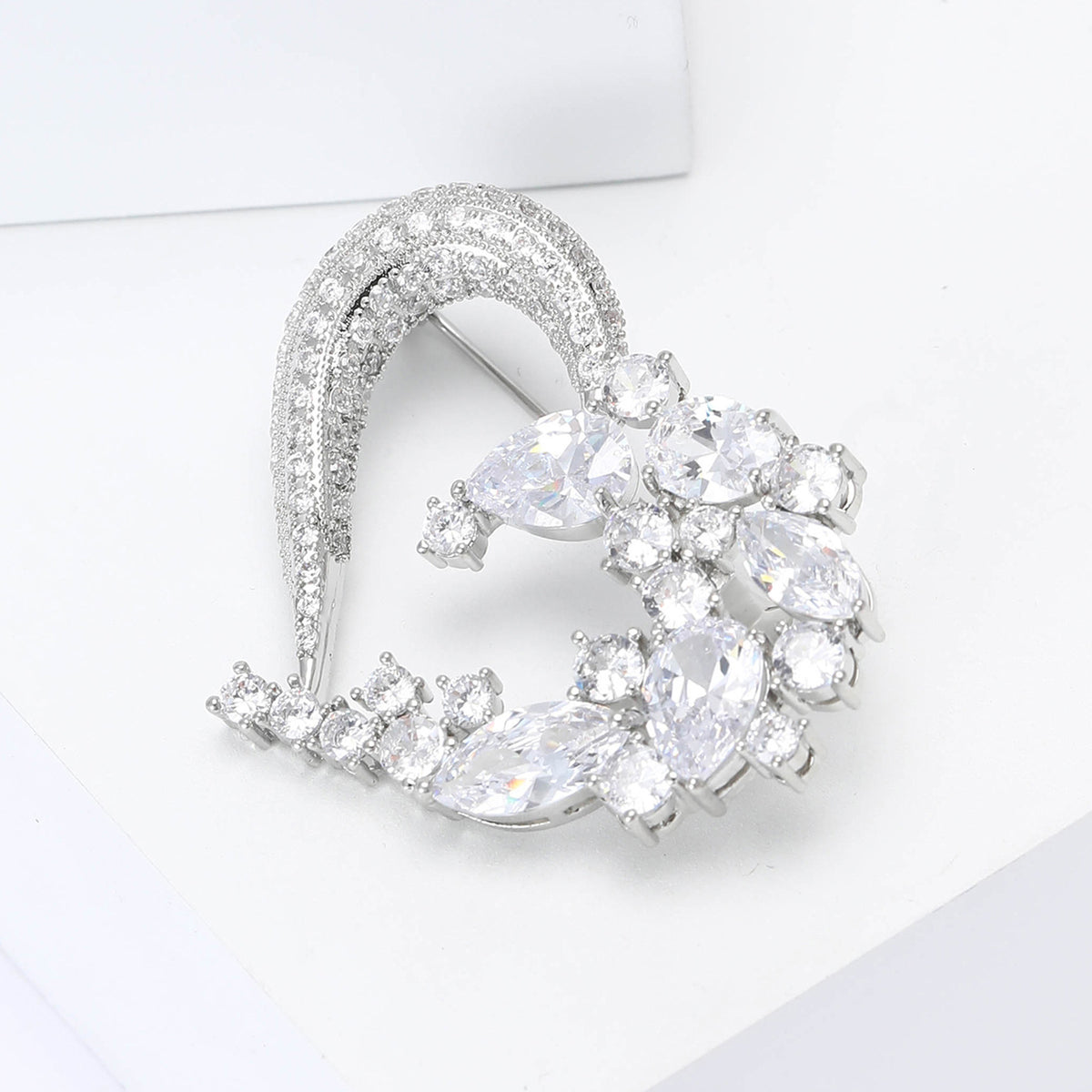 Cubic zirconia jewelry set by Yoshan, detail view 2