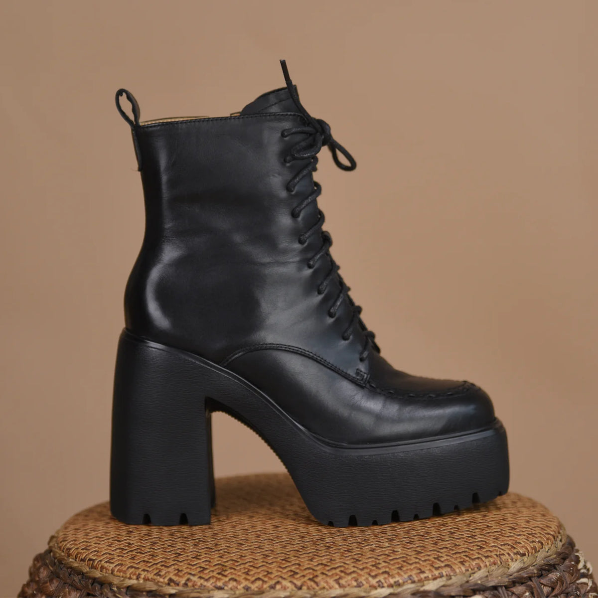 Black /cowhide (unlined) / EU 34