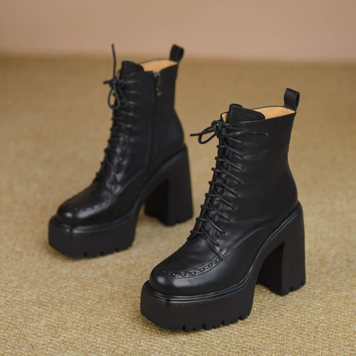 Black /cowhide (fleece lining) / EU 34