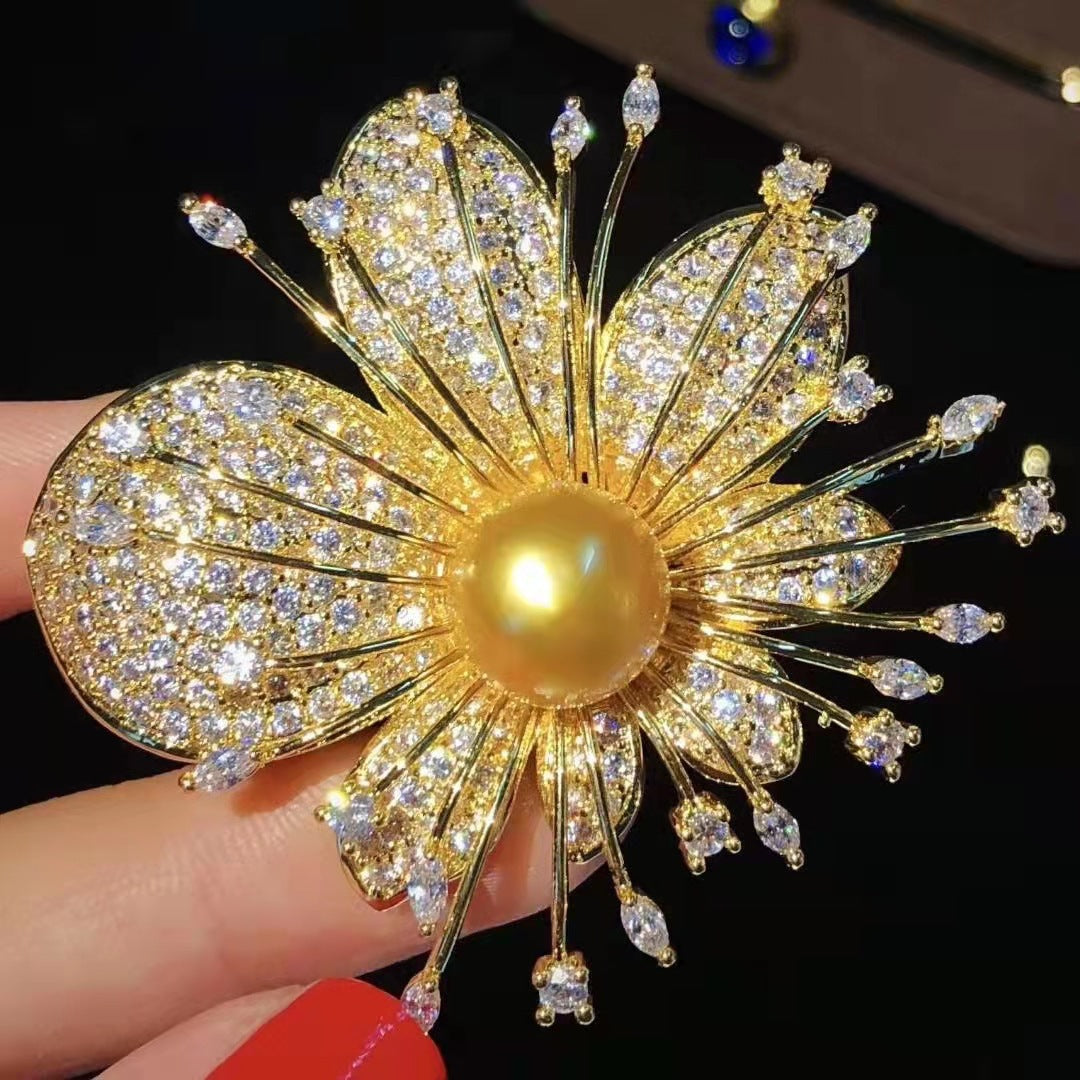 Cubic zirconia jewelry set by Yoshan, detail view 5
