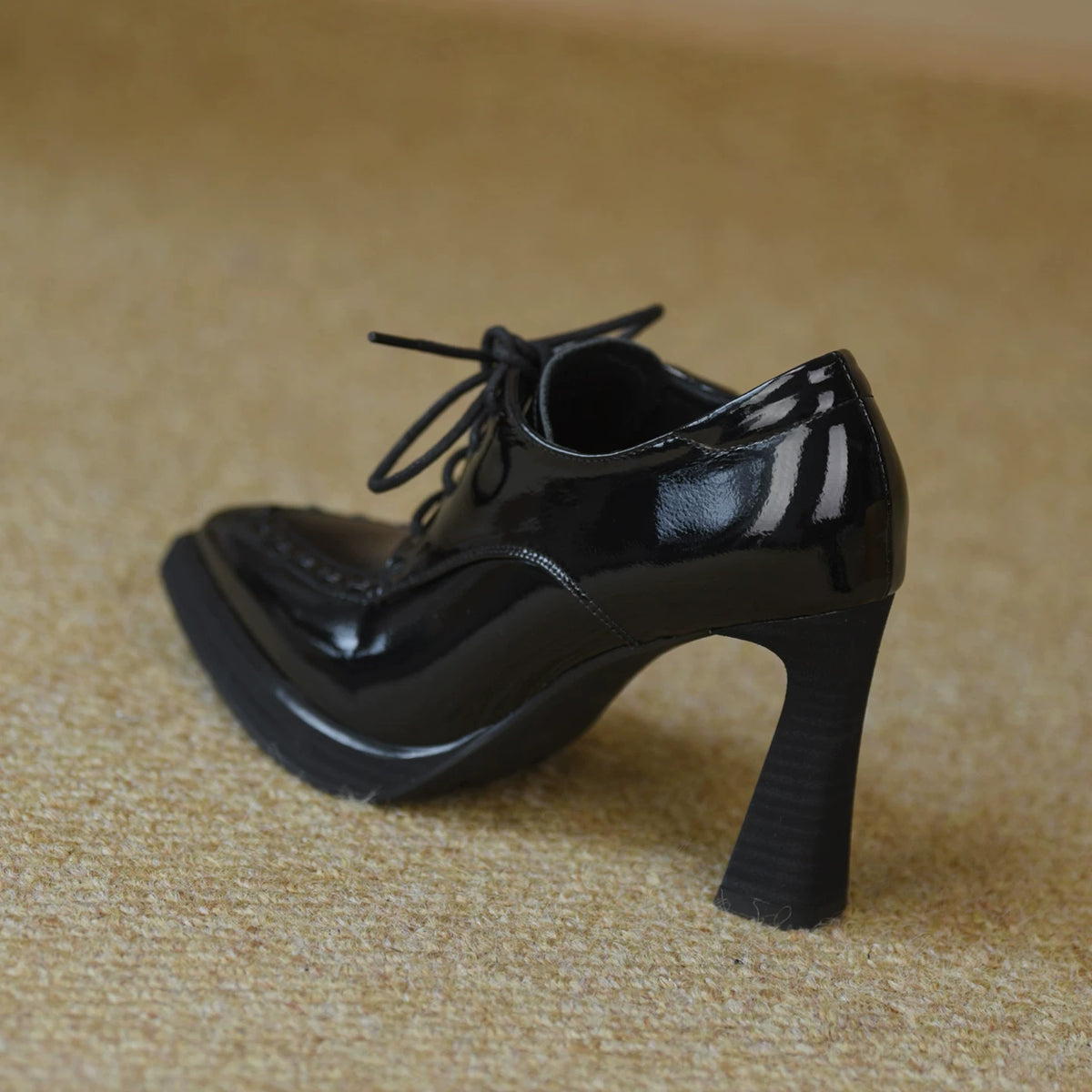 Black (patent) / EU 34
