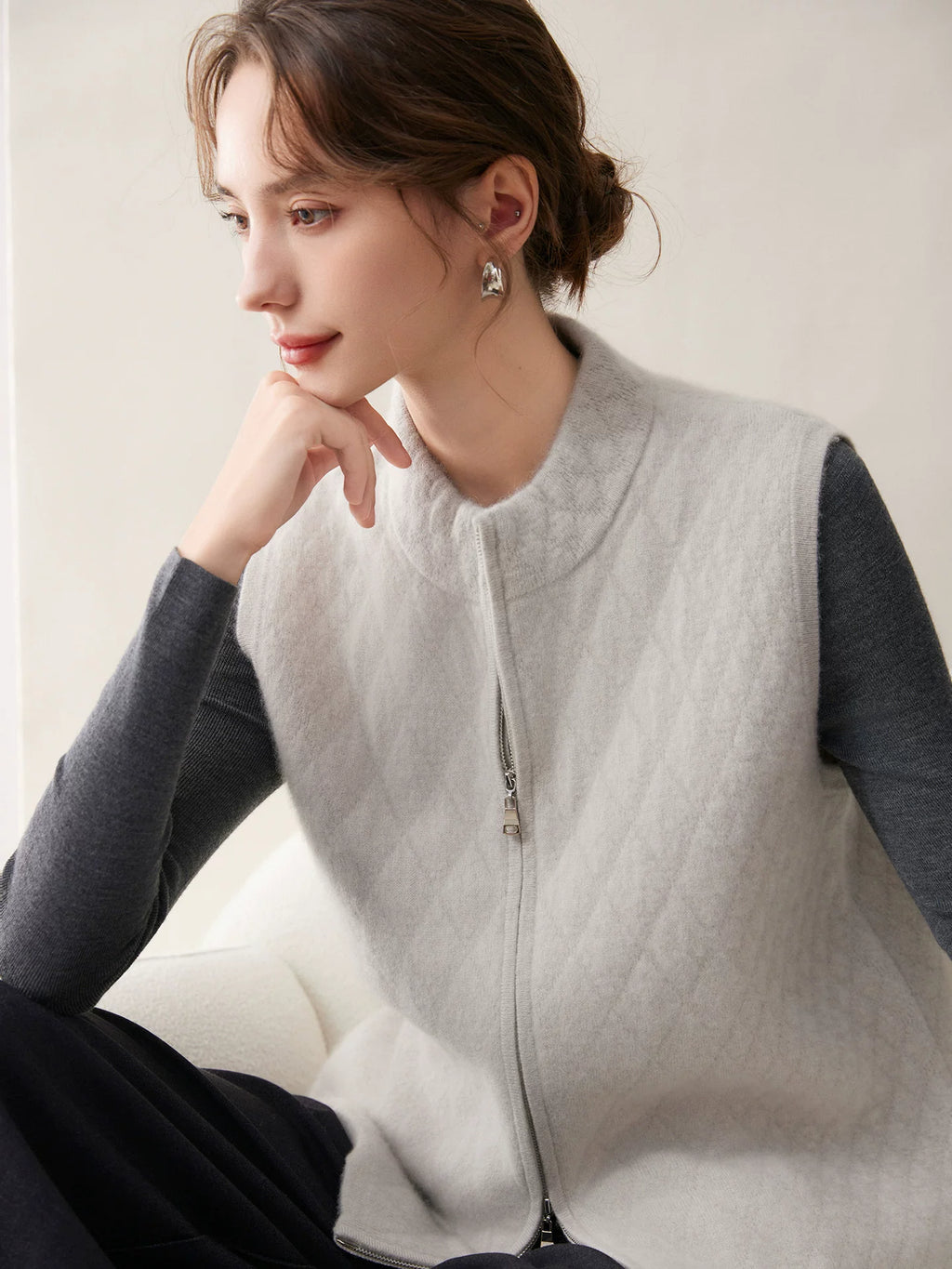 Women's Wool Fall Winter Vest Mandarin Collar Sleeveless Fleece-Lined Zip Cardigan Relaxed Fit Knit Outerwear for Office Outfits Everyday Work Date Night