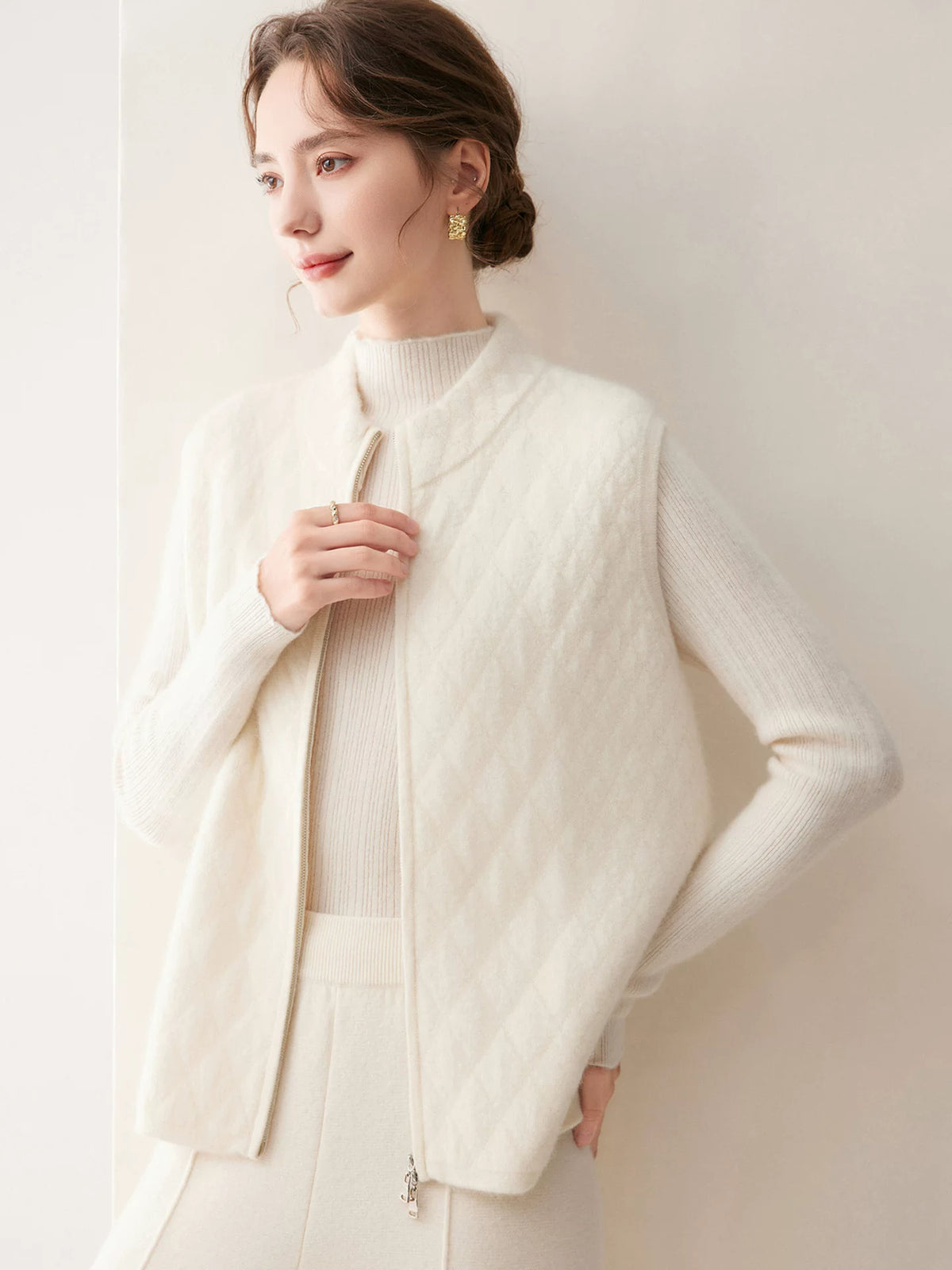 Women's Wool Fall Winter Vest Mandarin Collar Sleeveless Fleece-Lined Zip Cardigan Relaxed Fit Knit Outerwear for Office Outfits Everyday Work Date Night