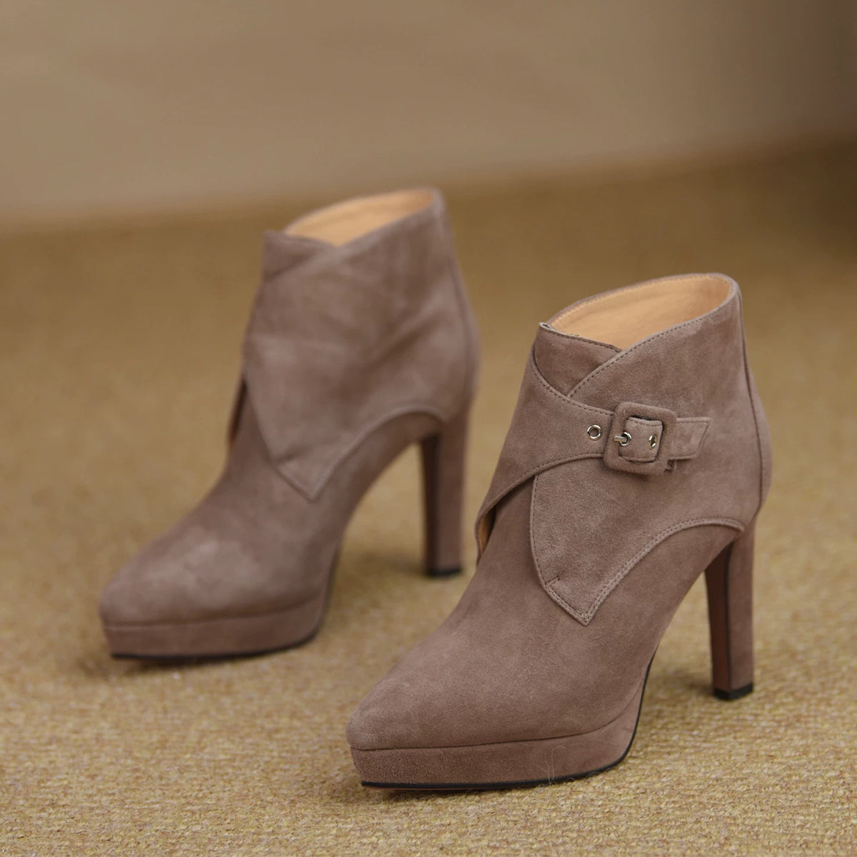 Women's Fall Winter Chunky Sole Platform Pointed Toe Block Heel High Heel Ankle Boots for Office and Weekend Streetwear Everyday Wear Date Night
