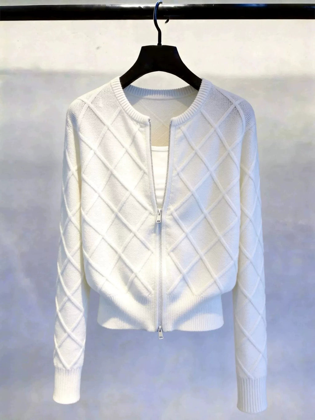 Women's White Slim-fit Zip French-inspired Knit Cardigan Open-front Sweater for Office Outfits Fall Work and Weekend Slimming Spring Everyday