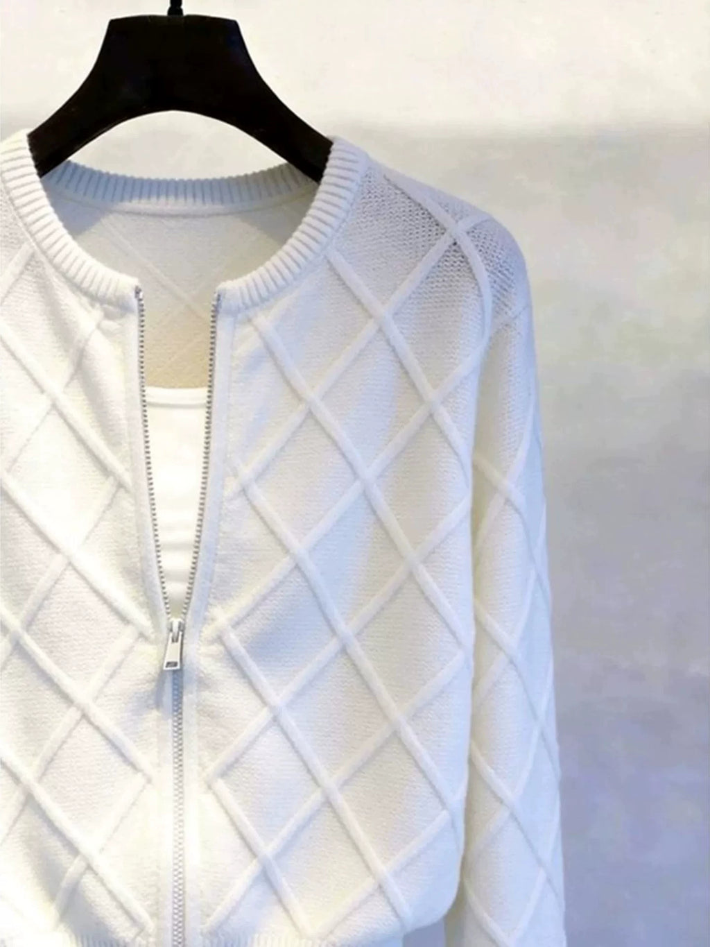 Women's White Slim-fit Zip French-inspired Knit Cardigan Open-front Sweater for Office Outfits Fall Work and Weekend Slimming Spring Everyday