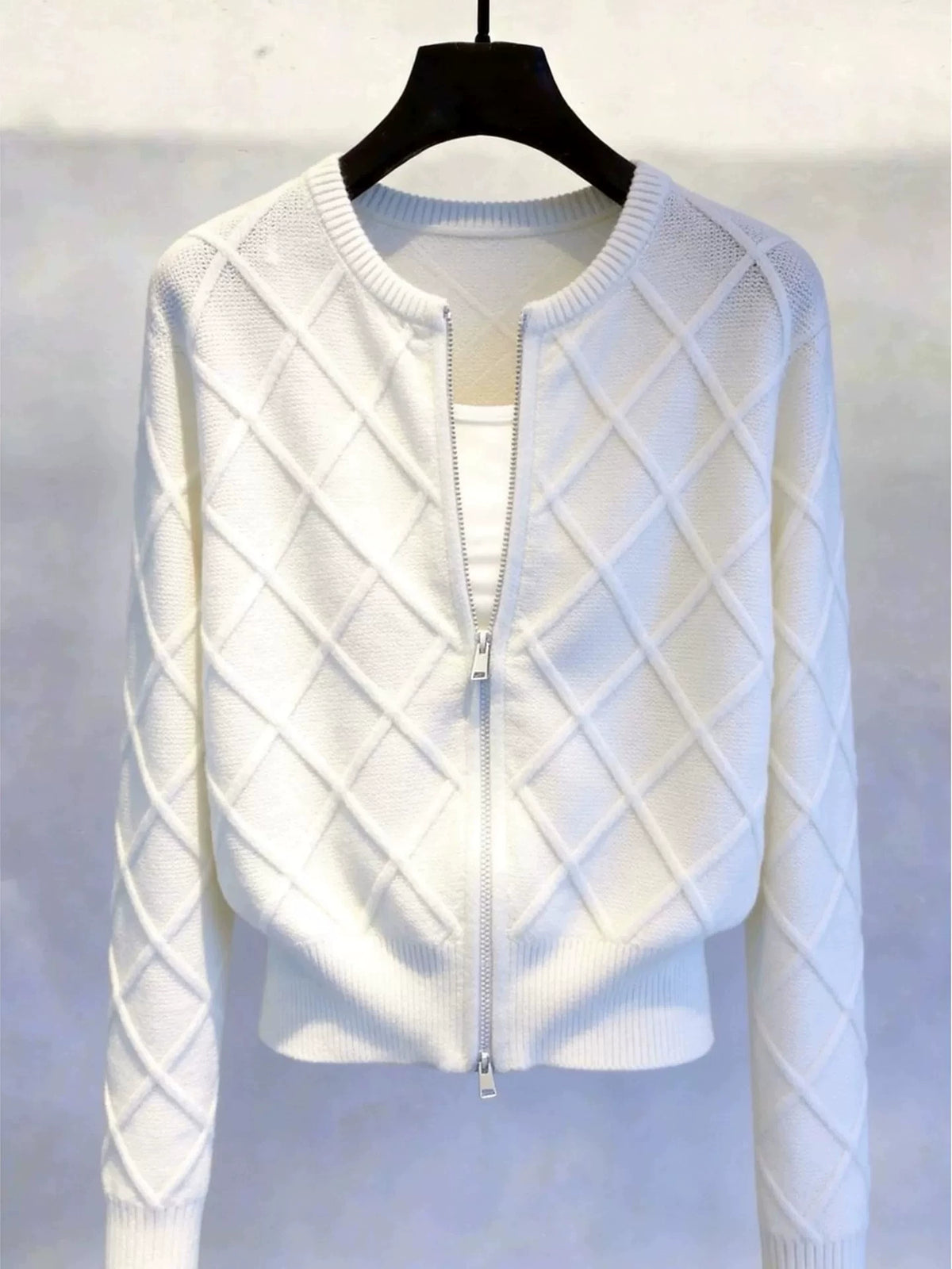 Women's White Slim-fit Zip French-inspired Knit Cardigan Open-front Sweater for Office Outfits Fall Work and Weekend Slimming Spring Everyday