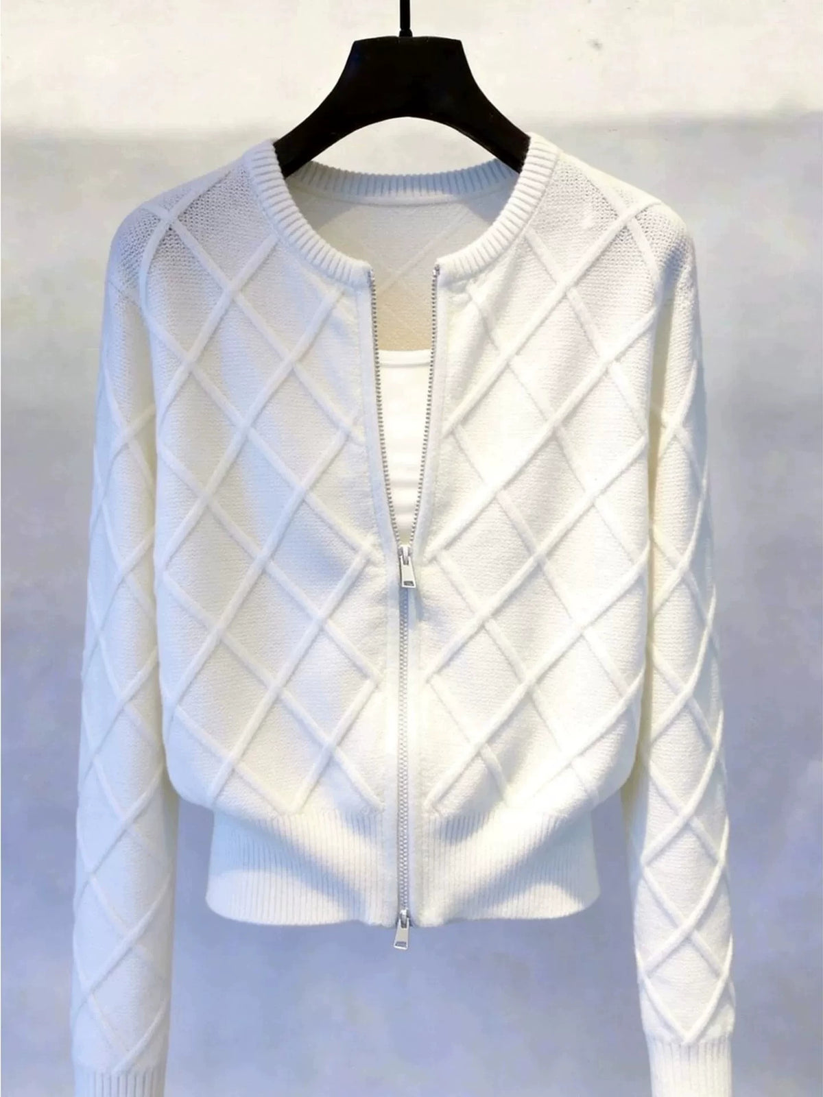 Women's White Slim-fit Zip French-inspired Knit Cardigan Open-front Sweater for Office Outfits Fall Work and Weekend Slimming Spring Everyday