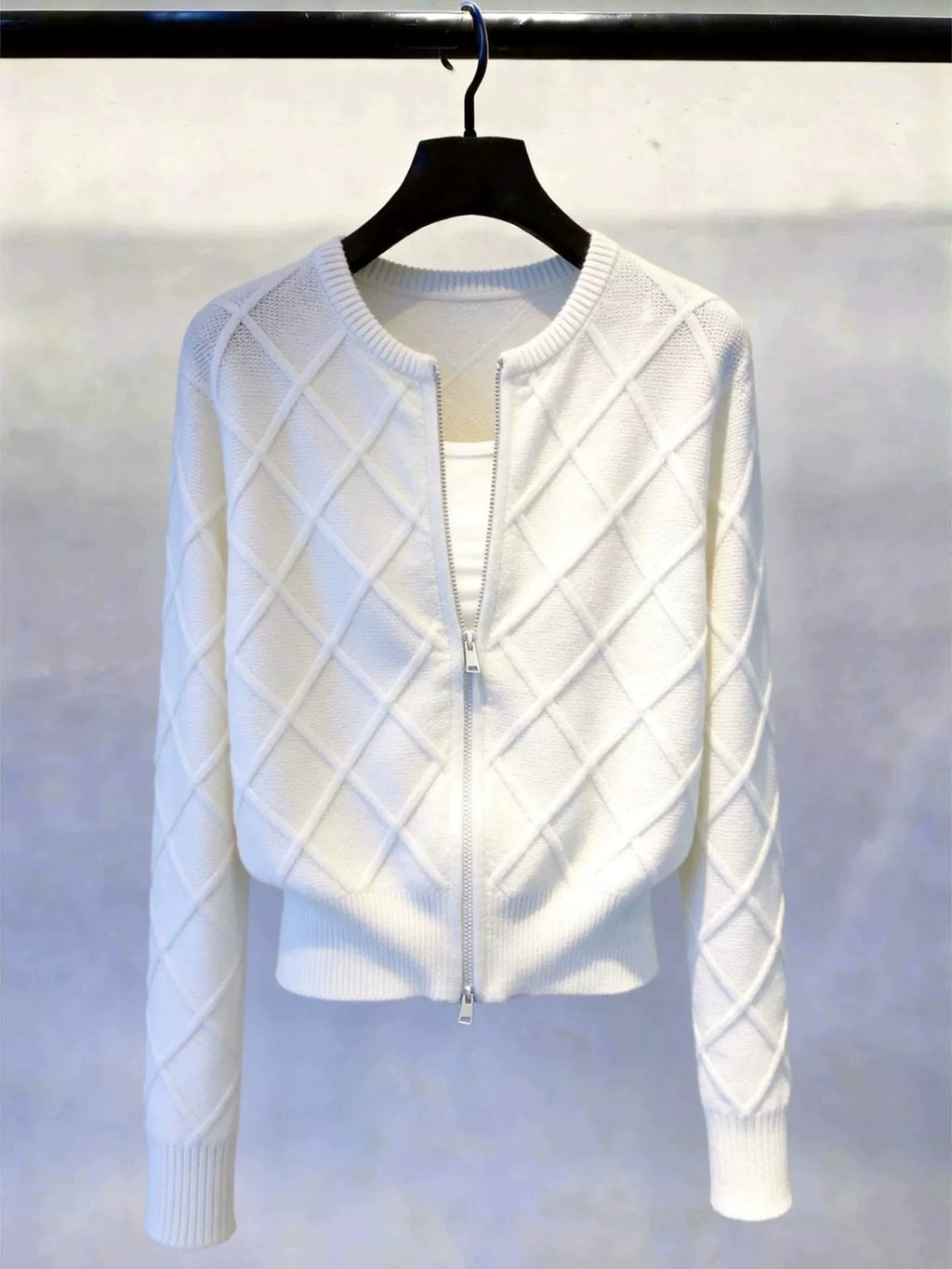 Women's White Slim-fit Zip French-inspired Knit Cardigan Open-front Sweater for Office Outfits Fall Work and Weekend Slimming Spring Everyday