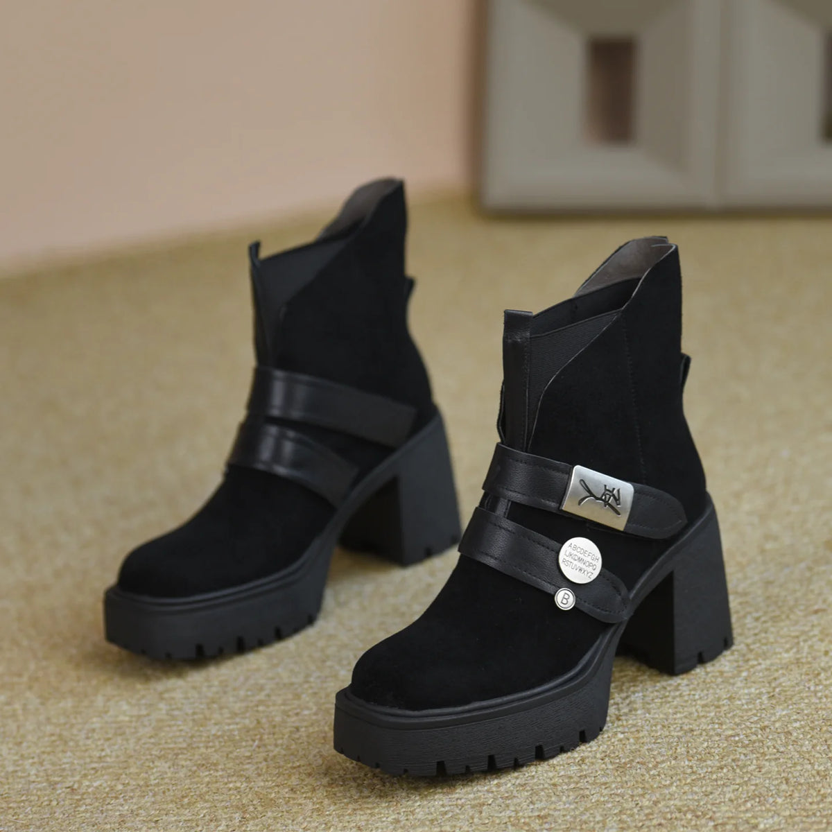 Black/(fleece lining) / EU 34
