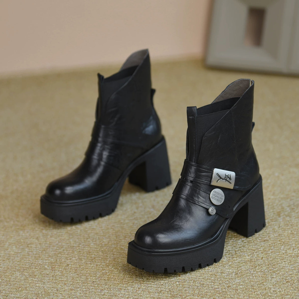 Black /cowhide (fleece lining) / EU 34