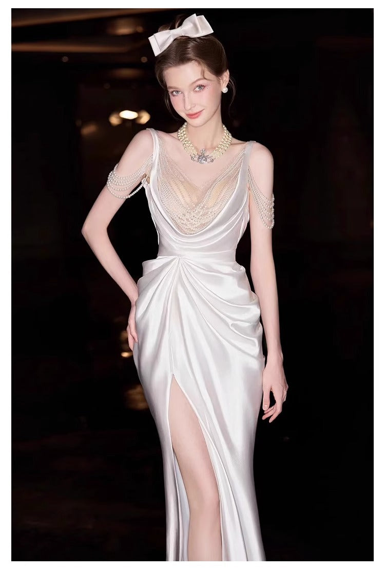 香槟色缎面美人鱼晚礼服，珍珠披肩细肩带露背正式礼服，高开衩，婚宴新娘礼服
