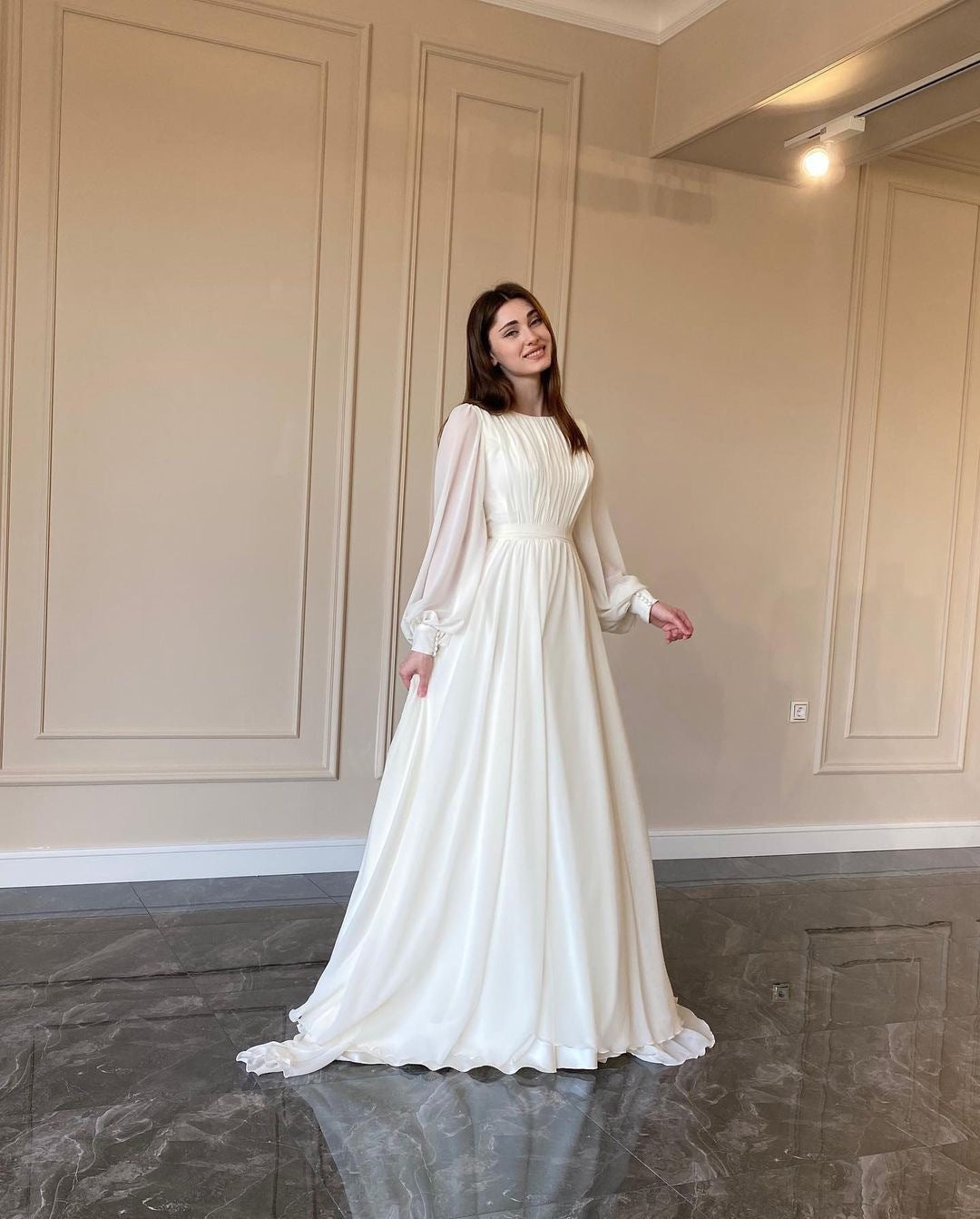 Gaun Pengantin Elegan Berkerah Bulat dengan Lengan Lonceng Panjang, Gaun Maxi Menjuntai dari Kain Sifon Mutiara Berkilau dengan Panjang Menyentuh Lantai, Gaun Pesta Pernikahan Formal Tersedia dalam Berbagai Warna Ukuran S-XXL
