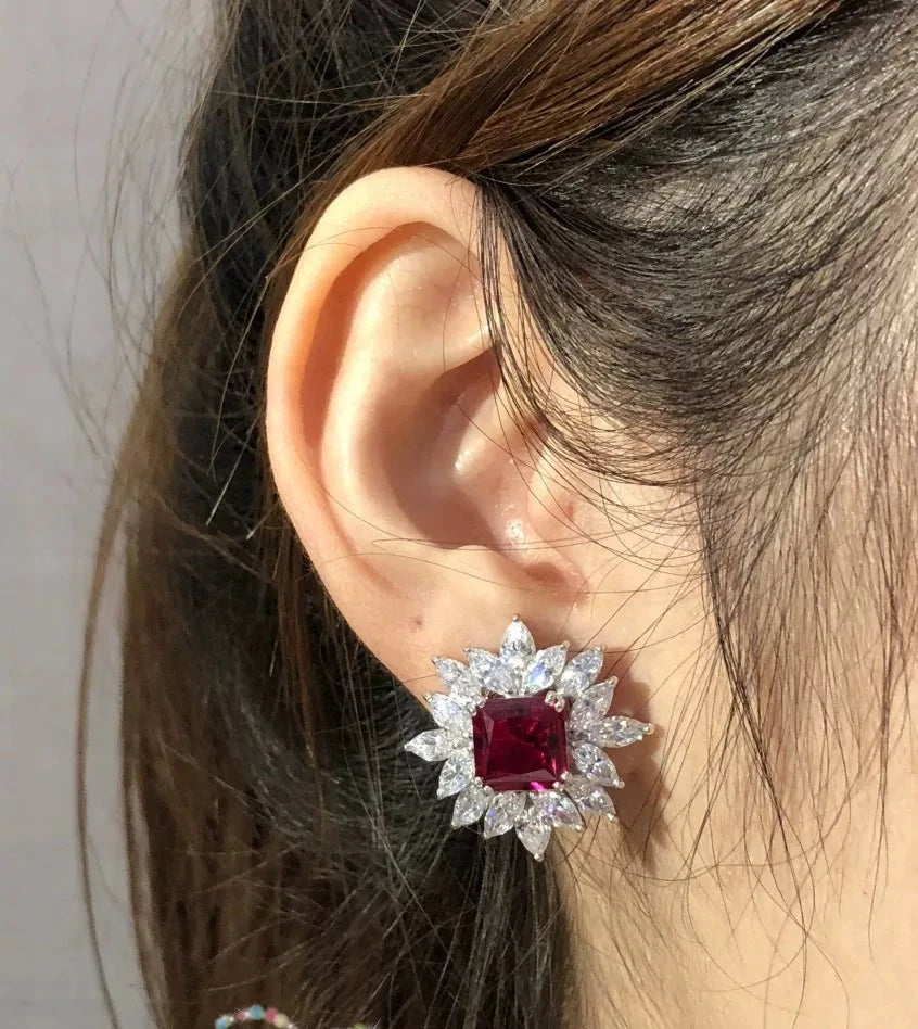 Stud earrings by Yoshan, detail view 4