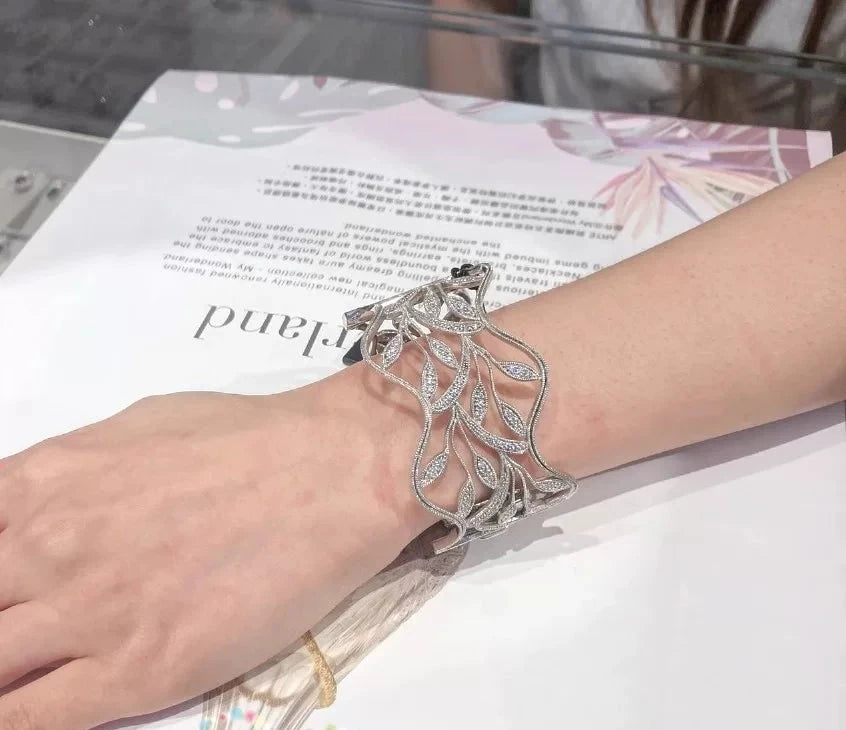 Cuff bracelet by Yoshan, detail view 10