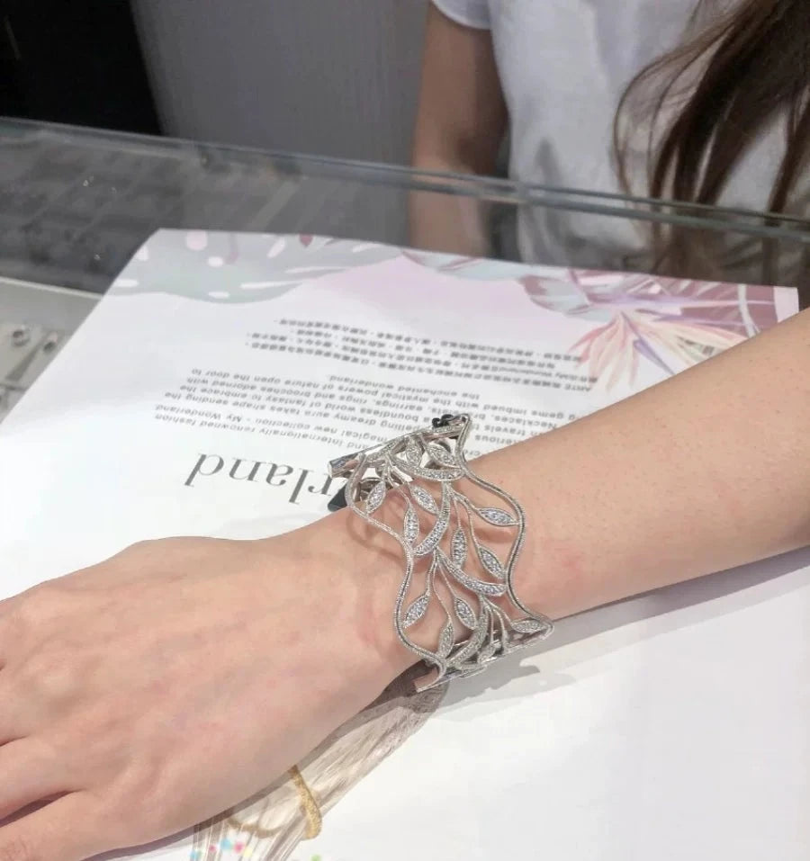 Cuff bracelet by Yoshan, detail view 5