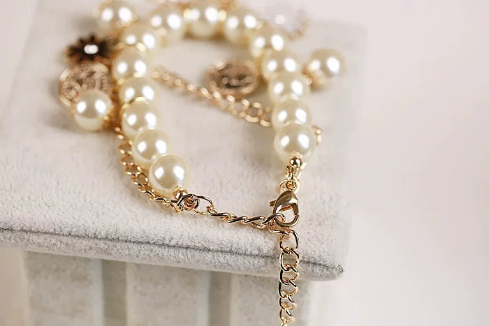 Pearl jewelry set by Yoshan, detail view 2