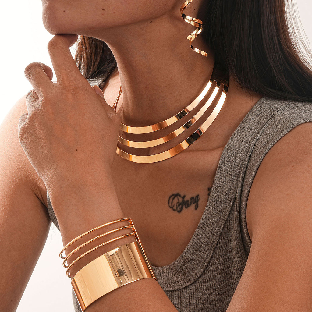 Earrings by Yoshan, detail view 4