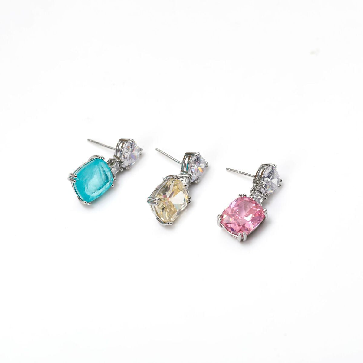 Earrings by Yoshan, detail view 5