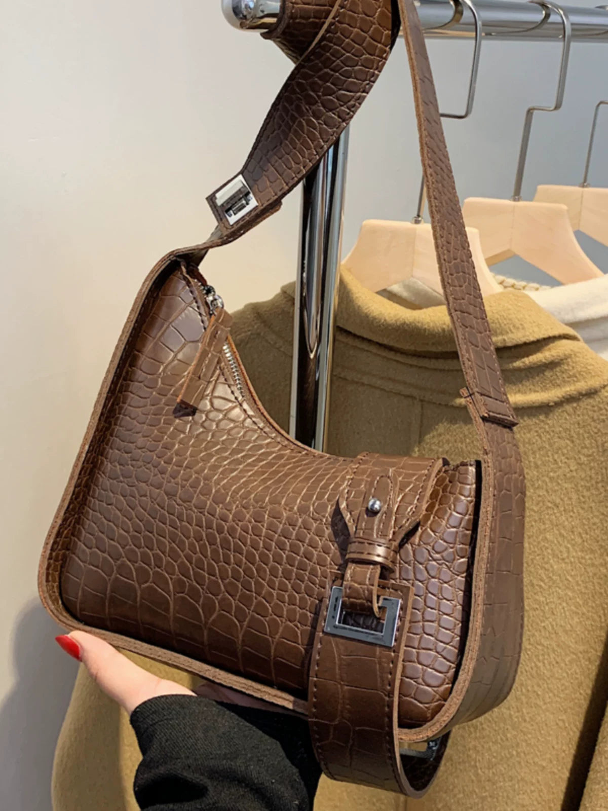 Women's Fall Winter Leather Crossbody Bag for Travel and Sightseeing Everyday Casual Streetwear Date Night Office