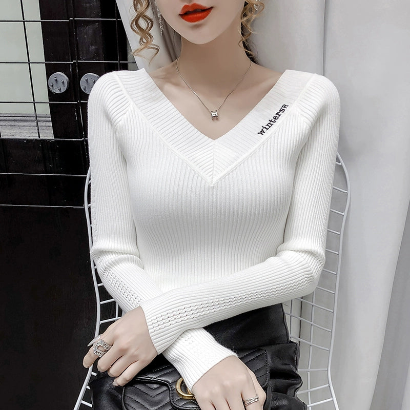 Women's V-Neck Fall Winter Relaxed Sweater Knit Pullover Top for Casual Outfits Spring Travel Office Everyday Date Night