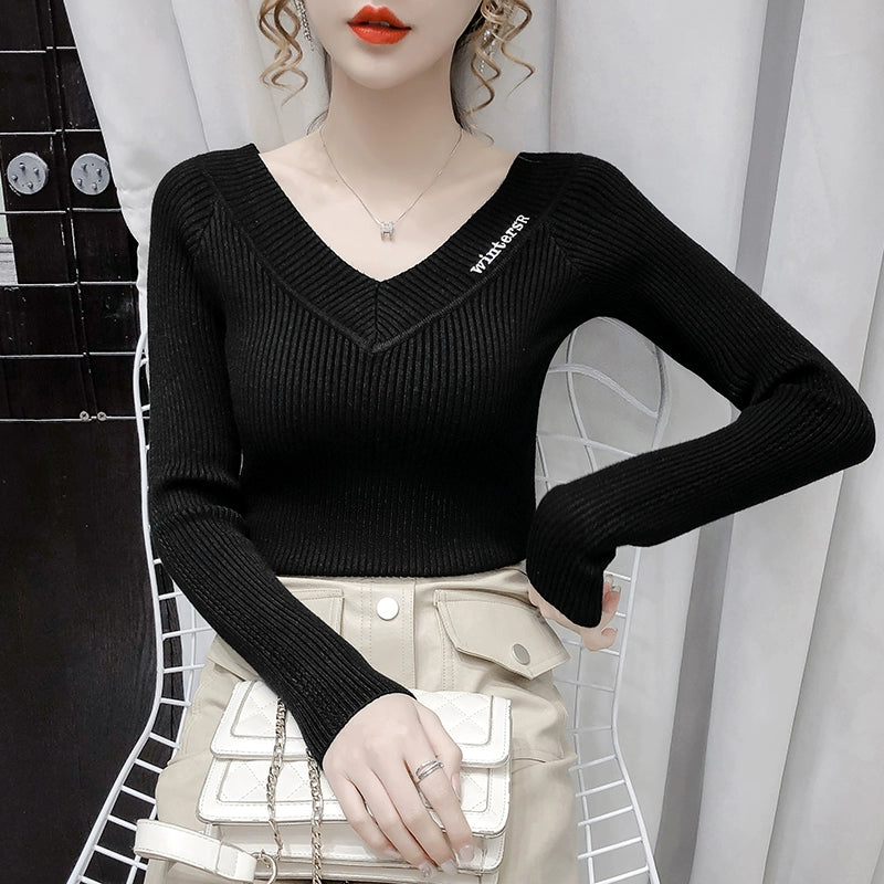 Women's V-Neck Fall Winter Relaxed Sweater Knit Pullover Top for Casual Outfits Spring Travel Office Everyday Date Night