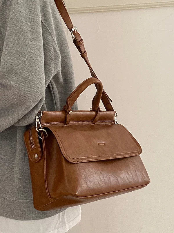 Large-Capacity Commuter Office Workwear Retro Messenger Bag Backpack for Gym and Travel School