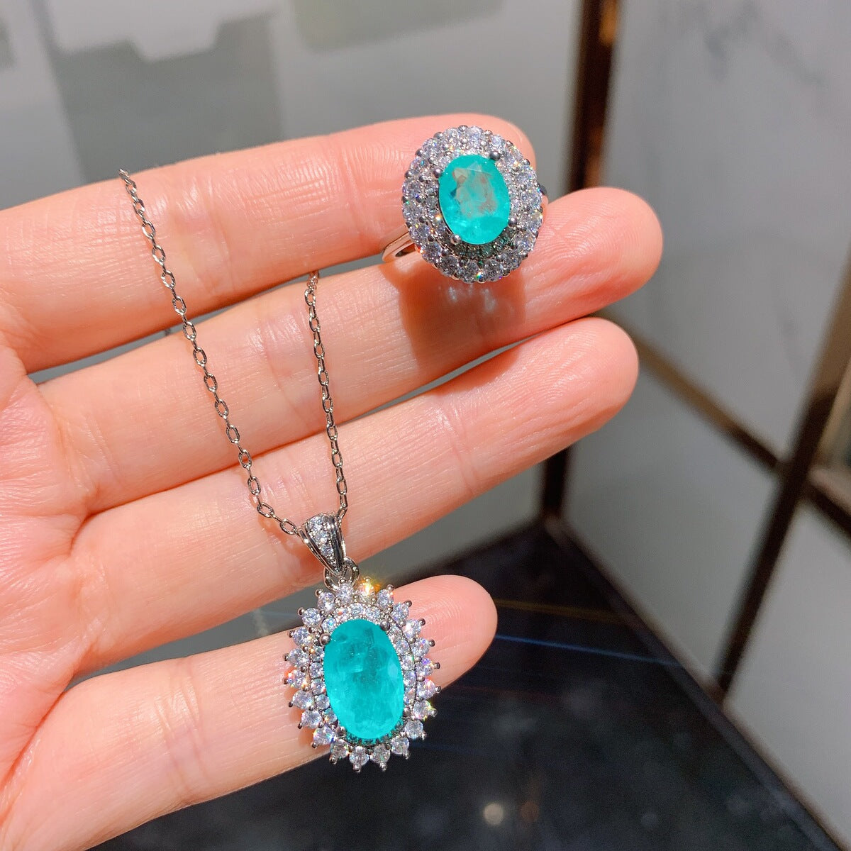 Retro pendant necklace by Yoshan