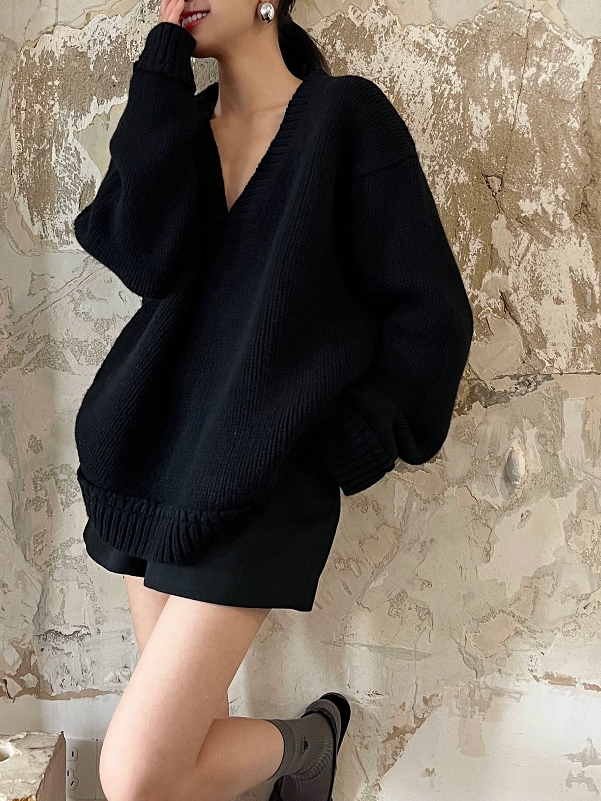 Women's Wool V-Neck Oversized Sweater Knit Pullover Top for Fall Winter Spring Travel Office Everyday Date Night