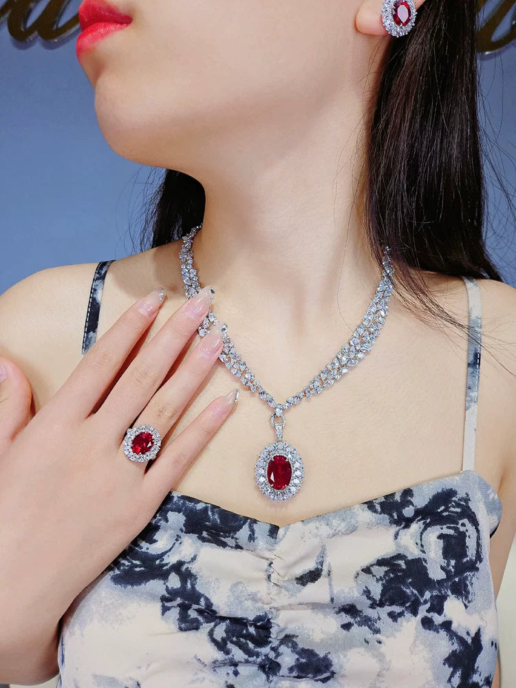 Pendant necklace by Yoshan, detail view 3