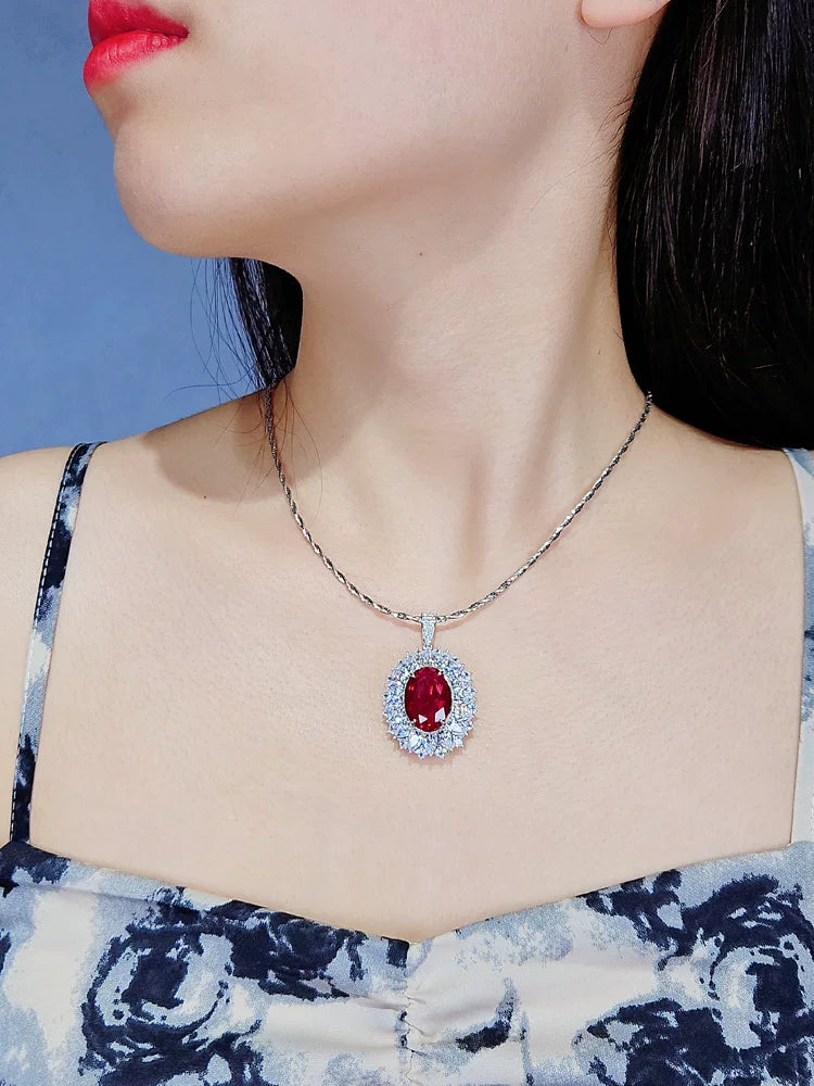 Pendant necklace by Yoshan, detail view 5