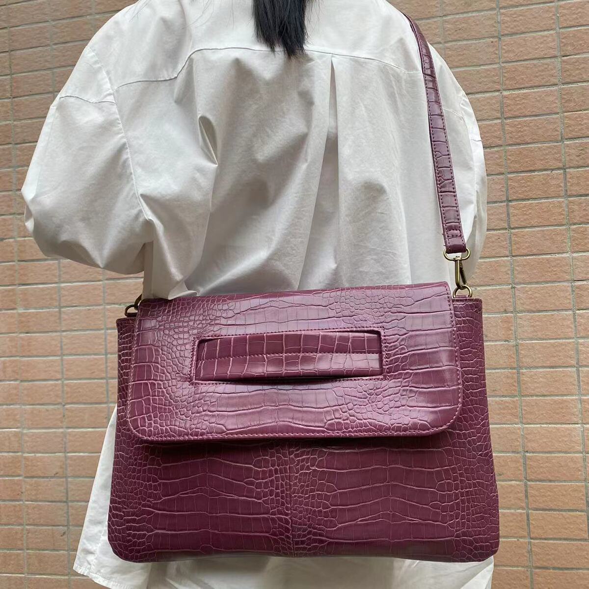 Women's Large-Capacity Bags Handbag for Work and Travel Office School Everyday Wear Date Night Holiday Gift