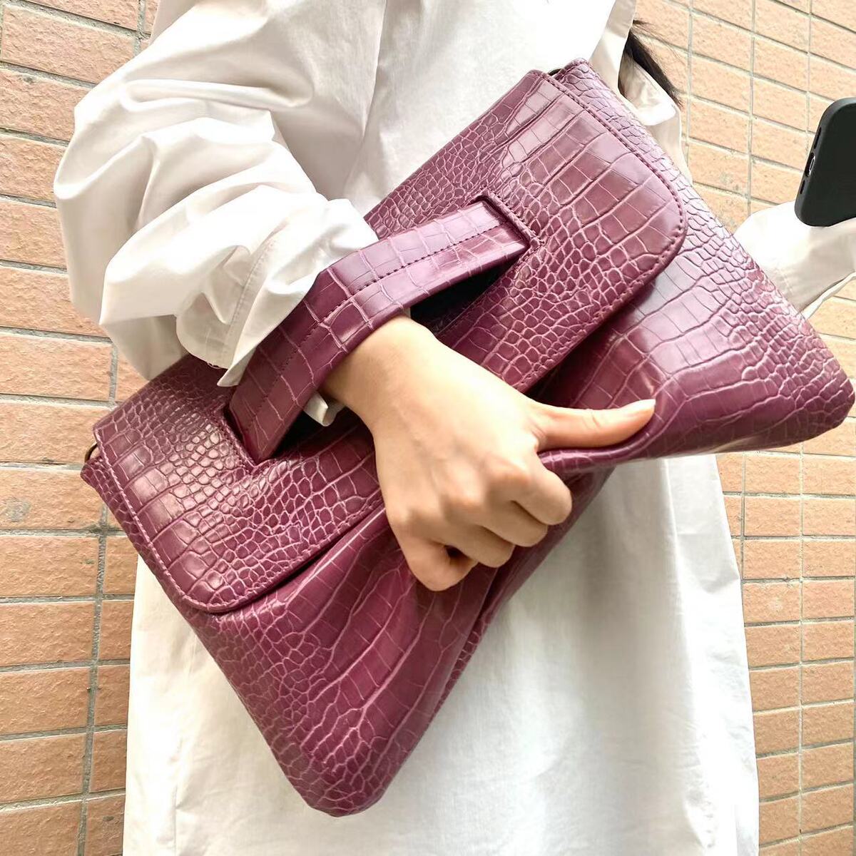 Women's Large-Capacity Bags Handbag for Work and Travel Office School Everyday Wear Date Night Holiday Gift